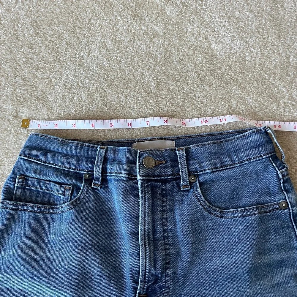 EVERLANE‎ denim hand-cut shorts. Women size 27.